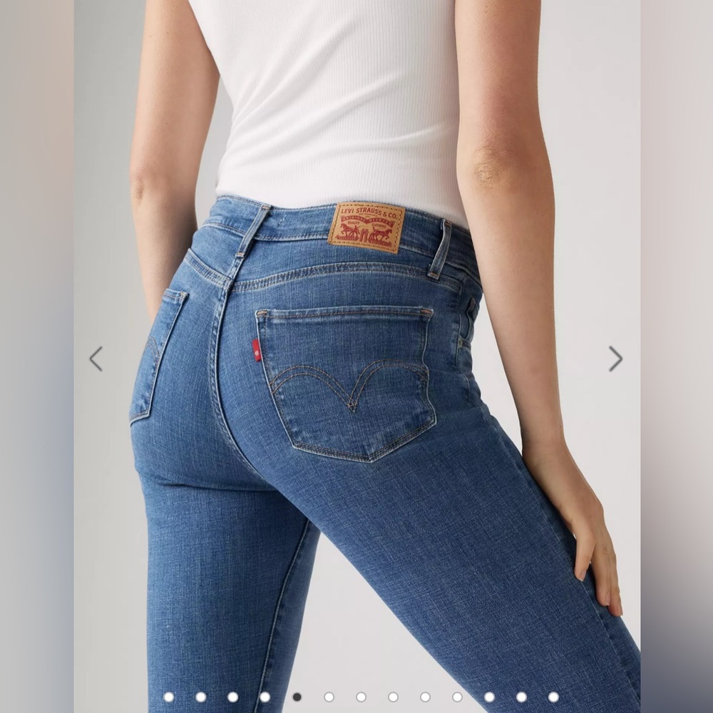 Levi’s 505 Medium Wash Straight Leg Jeans~Classic Vintage Denim ~ Size 12 Short